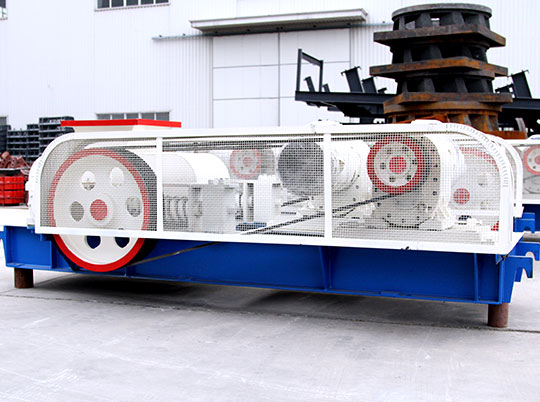 如何選擇對(duì)輥式破碎機(jī)軸承？